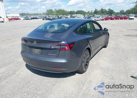2022 Tesla Model 3 Performance Dual Motor All-Wheel Drive z USA, uszkodzony, nr VIN 5YJ3E1EC0NF194190